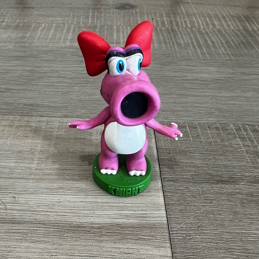 2009 Nintendo Super Mario Bros Chess Replacement Piece Birdo Knight